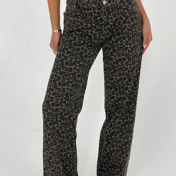 Leopard Print Jeans - Picture 5 of 6